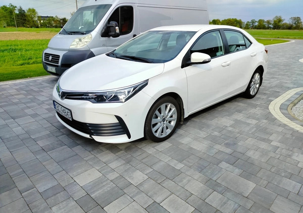 Toyota Corolla cena 60000 przebieg: 60000, rok produkcji 2018 z Kolbuszowa małe 37